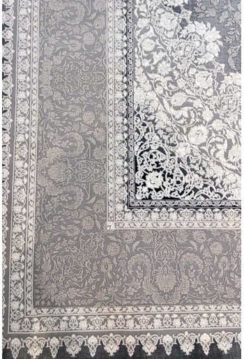 Traditional White/Grey Rug 2