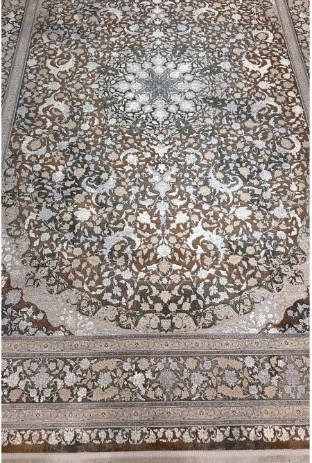 Traditional Brown/Gold/White Silky Rug