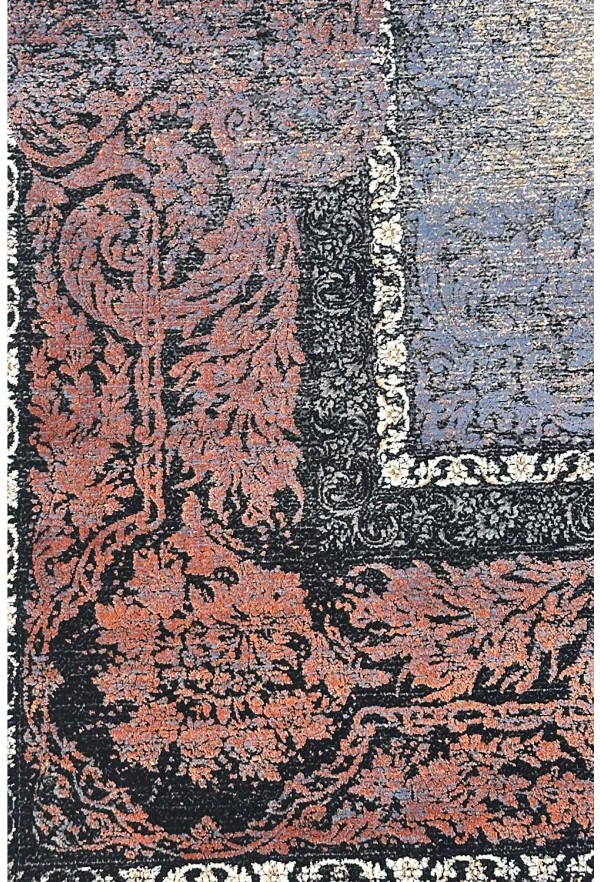 Traditional Purple/Gold/White Rug