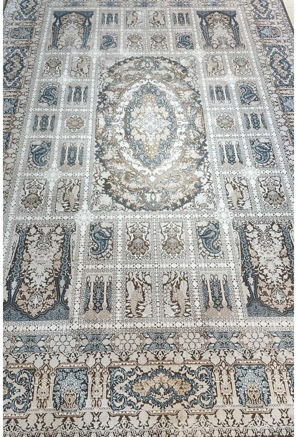 Traditional Beige/White